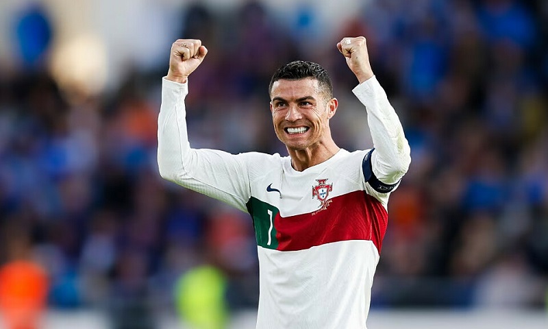 HLV ĐT Bồ Đào Nha: ‘Dù có bao nhiêu tuổi thì Ronaldo vẫn là đầu tàu của chúng tôi’